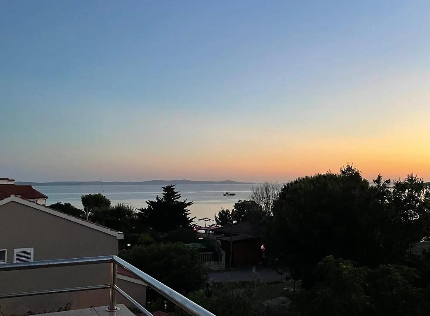Apartment Apartman Loren Privlaka
